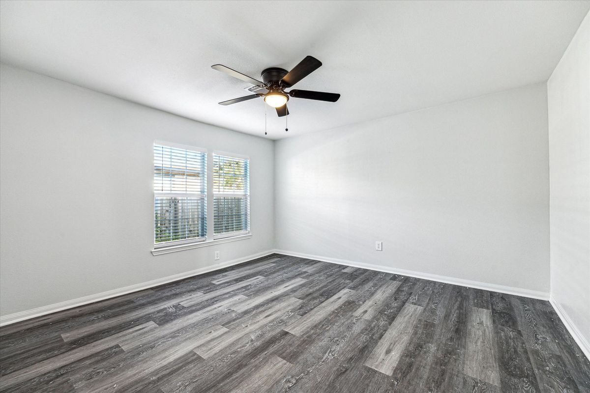 Building Photo - 7846 S Howton St