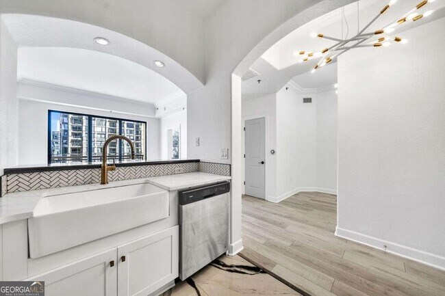 Building Photo - 3445 N Stratford Rd NE