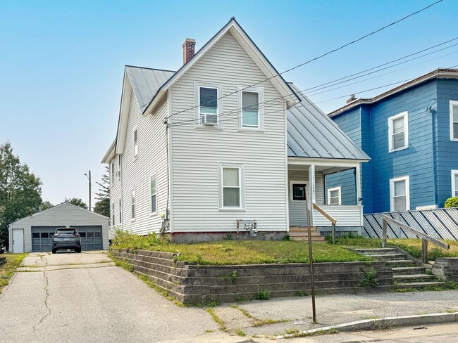 Building Photo - 106 Bismark St