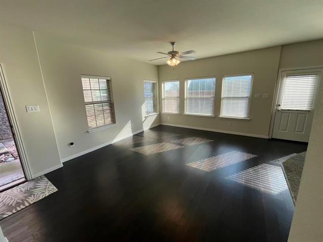 Building Photo - 324 Tallgrass Ln