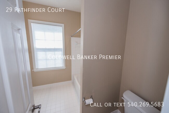 Building Photo - 29 Pathfinder Ct