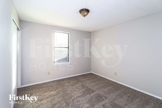 Building Photo - 5798 Jardin Pl