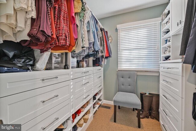 Building Photo - 6400 Fleetside Ct