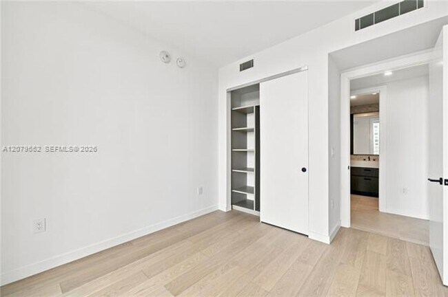 Building Photo - 2200 Brickell Ave