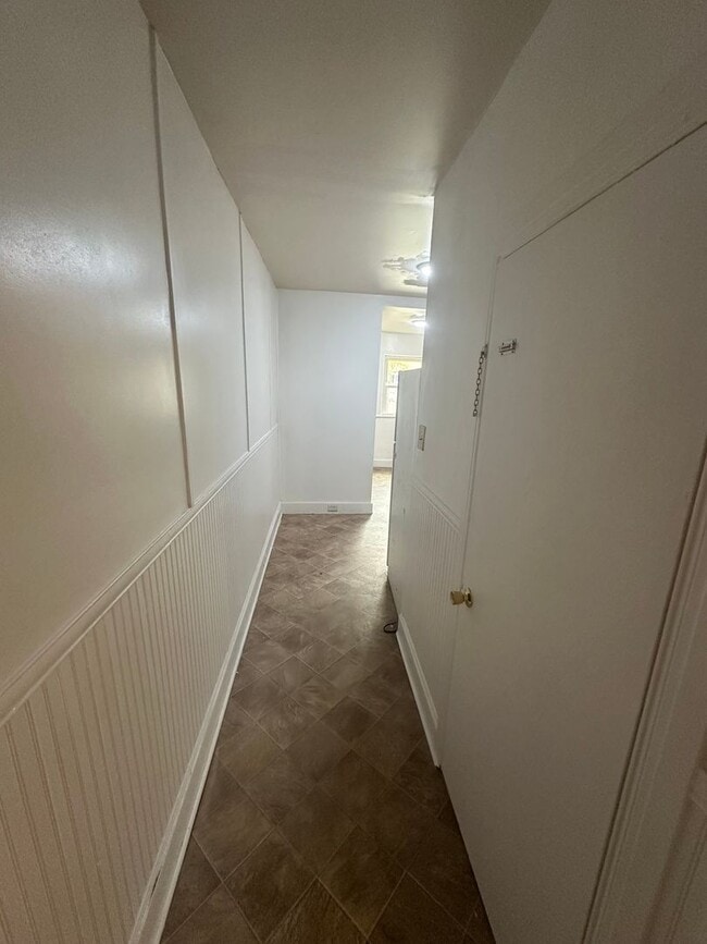 Building Photo - 731 S Beaver St