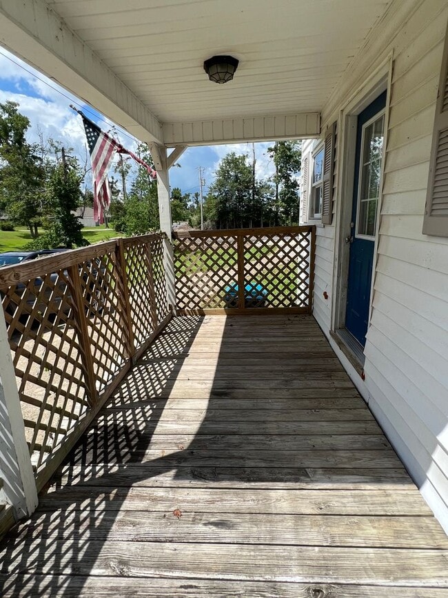 Building Photo - Home for lease