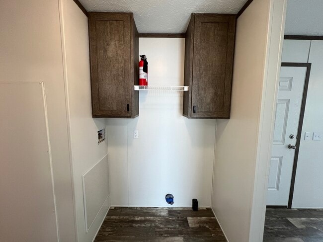 Building Photo - 38140 Ducharme Dr