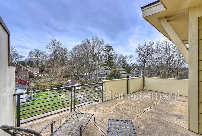 Building Photo - 3475 Spencer St