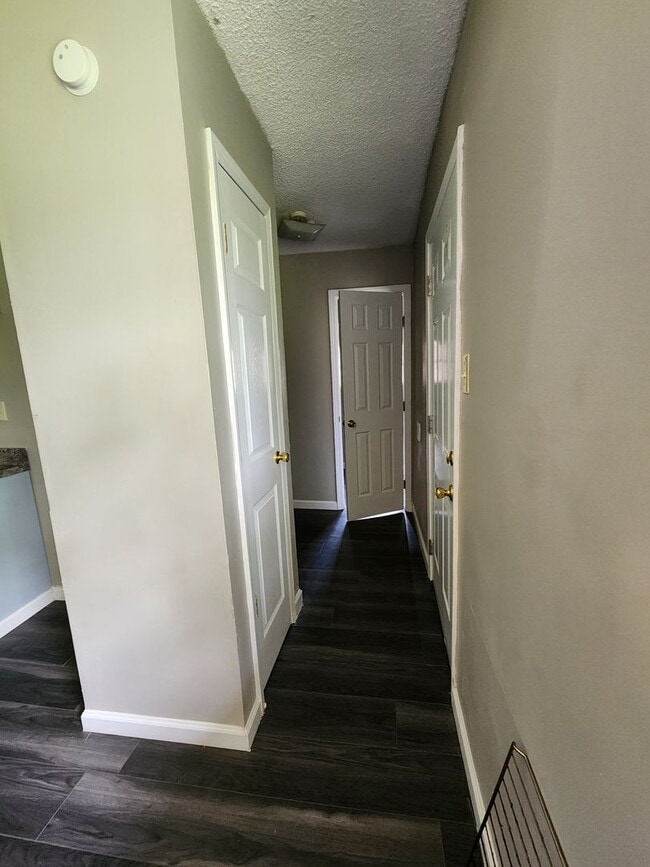 Building Photo - Single family home located in West Memphis