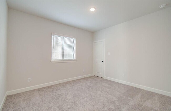 Building Photo - 1515 Noble Pk Dr