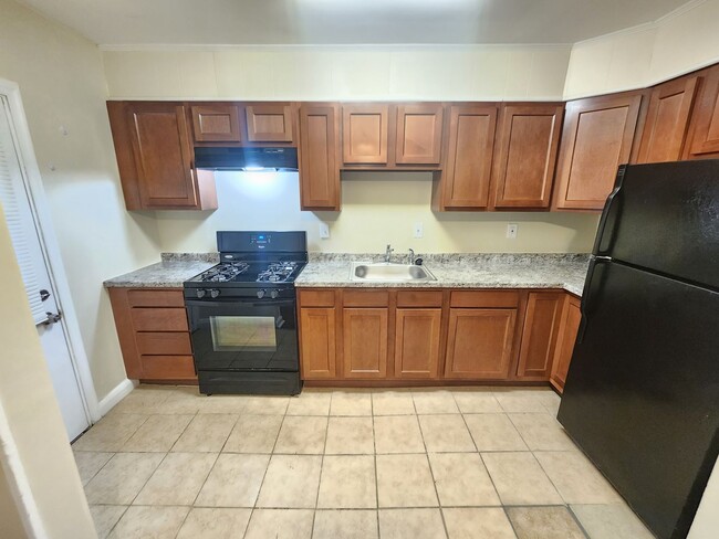 Building Photo - West Baltimore 2.5 Bedroom 1.5 Bathroom To...