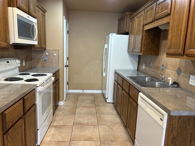 Building Photo - 5508 Aquarius Dr