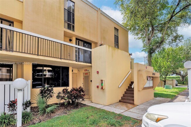 Building Photo - 2930 SW 87th Terrace