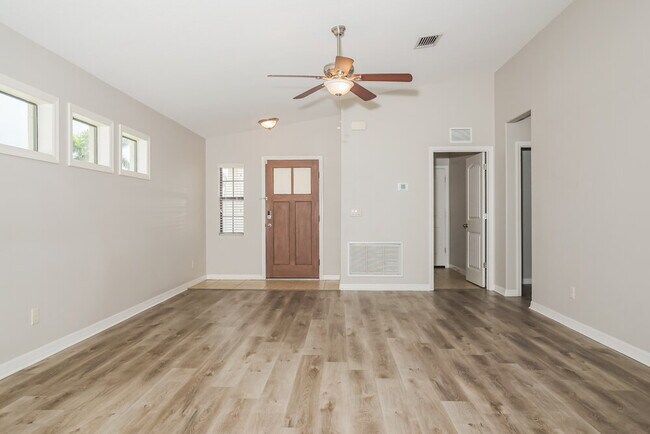 Building Photo - 203 San Casciano Ln