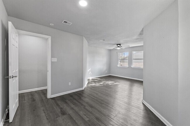 Building Photo - 1606 Old Tract Rd