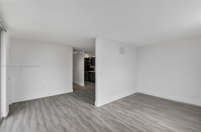 Building Photo - 1255 Collins Ave