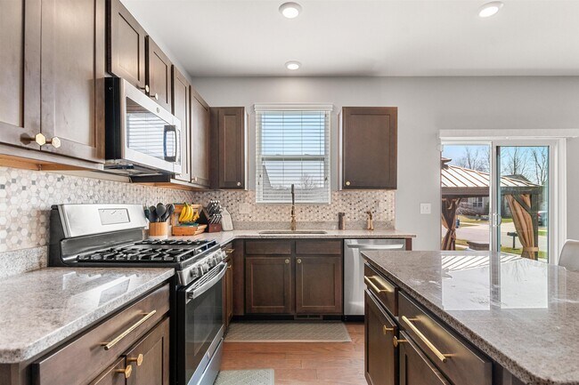 Building Photo - 2136 Wiltshire Dr