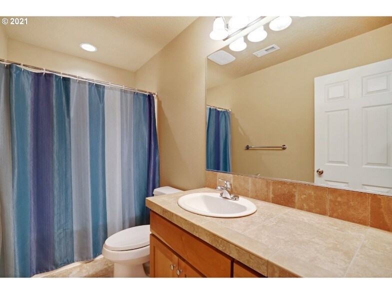 Building Photo - 4734 SW 184th Ave
