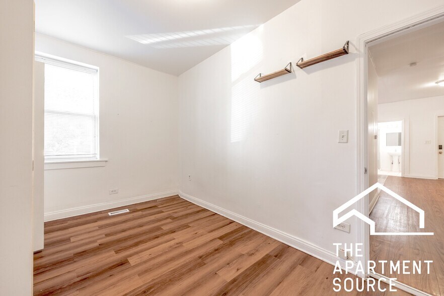 Building Photo - 1900 S Throop St