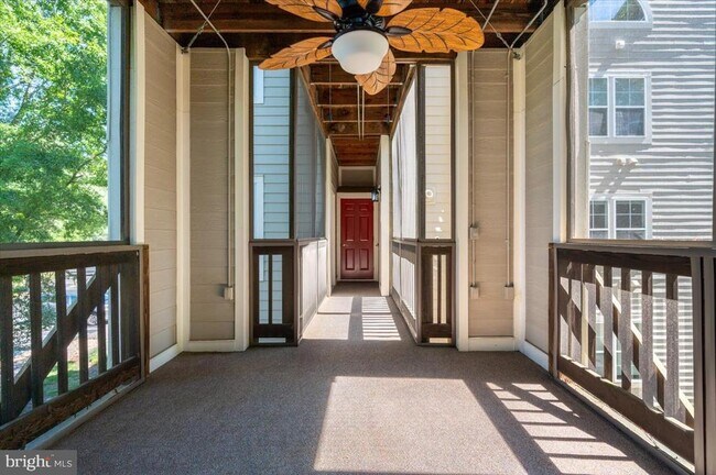 Building Photo - 921 Spinnaker Way