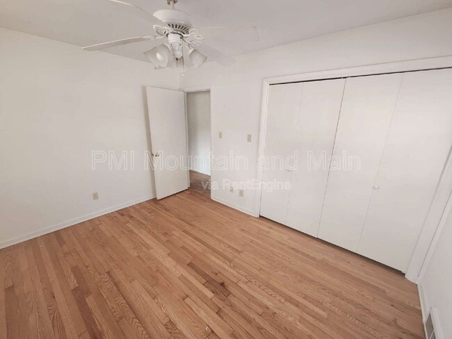 Building Photo - 52 Blake Dr