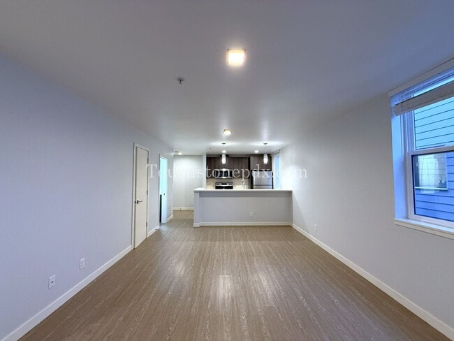 Building Photo - Contemporary 2 Bedroom, 1.5 Bathroom Apartment