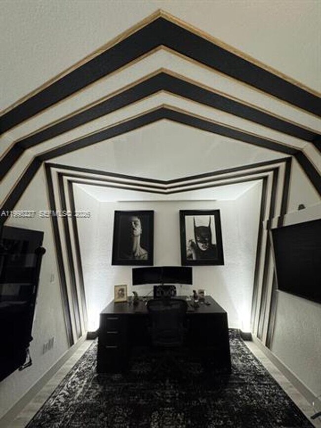 Building Photo - 455 NW 19th Ln