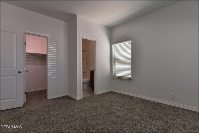 Building Photo - 12844 Giovanni Grajeda Ave