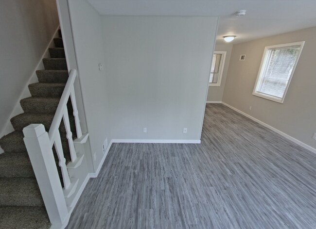 Building Photo - 726 Randle St