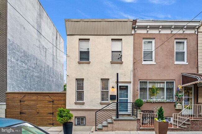 Building Photo - 1520 Dorrance St