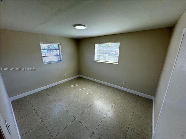 Building Photo - 3421 SW 32nd Ct