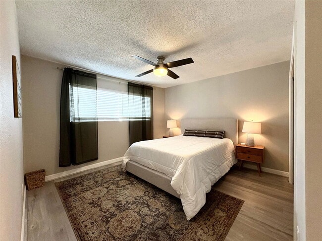 Building Photo - 12500 Melville Dr