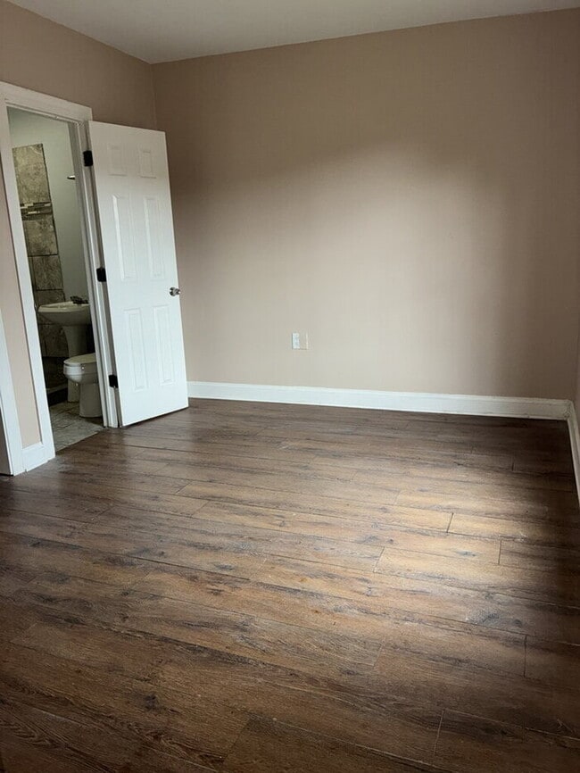 Building Photo - "Spacious 5-Bedroom Haven with 3 Baths and 3100 Sq Ft of Comfort in Easley!"