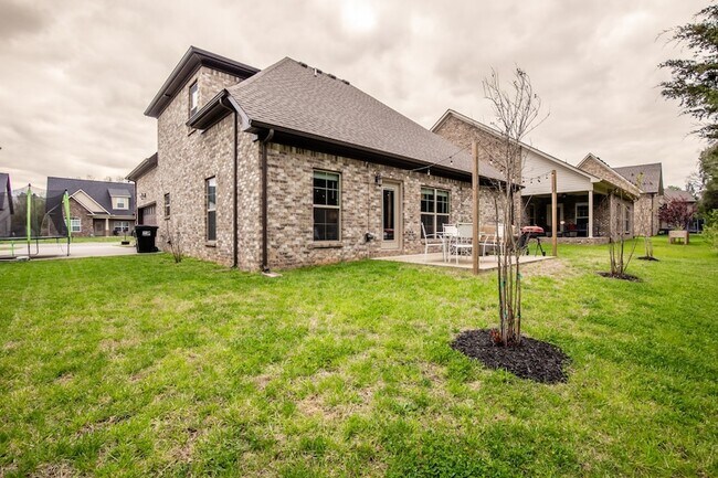 Building Photo - 5322 Honeybee Dr