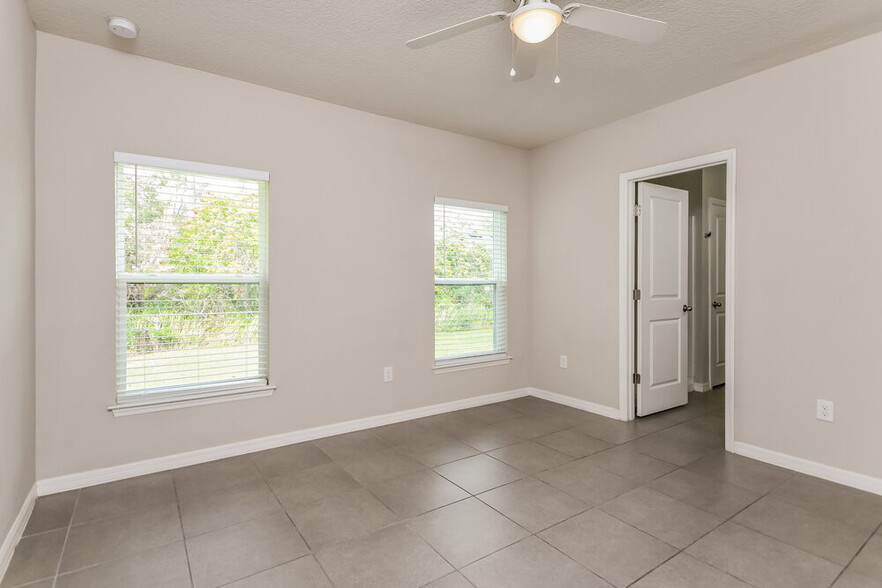 Building Photo - 348 Colony Ct
