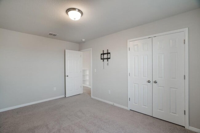 Building Photo - 205 Guemal Rd