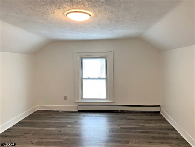 Building Photo - 6 Cork Hill Rd