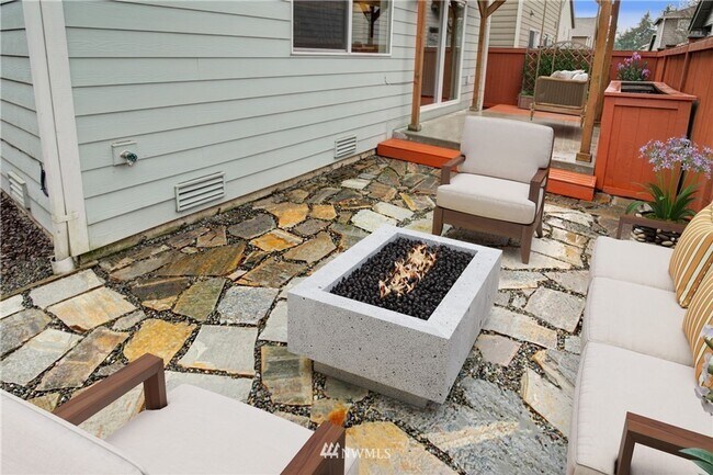 Building Photo - Your Perfect Lake Stevens Home — Stylish, ...