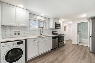 Building Photo - 4728 Estes St