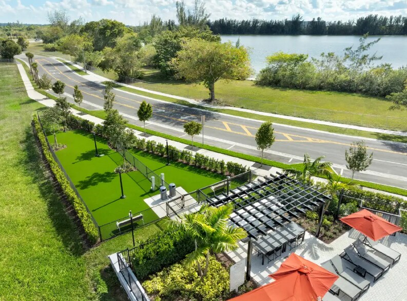 Amazing View - 12100 SW 218th St