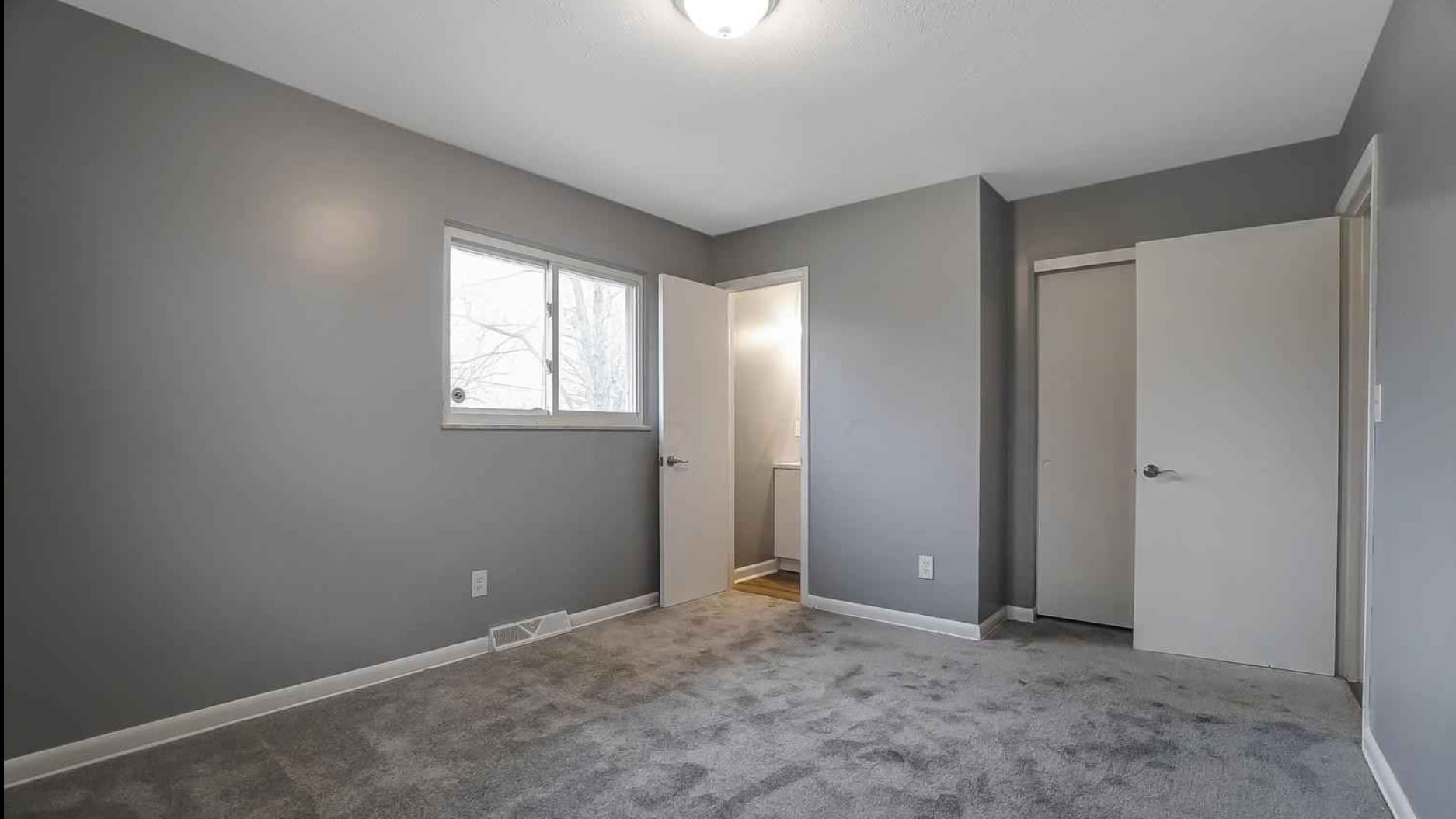 Building Photo - 1391 E Deshler Ave