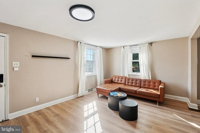 Building Photo - 614 Wises Mill Rd