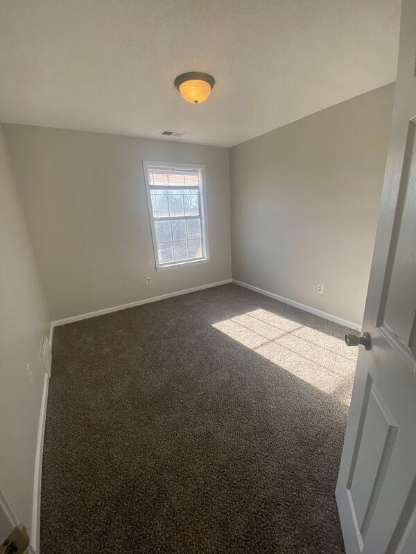 Building Photo - 10053 Lynham Cove