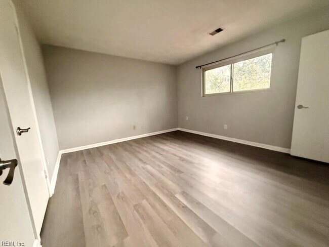 Building Photo - 1209 Whaley Ave