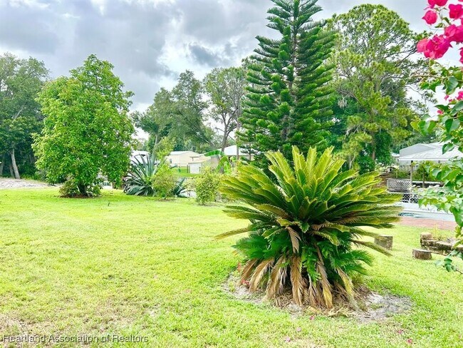 Building Photo - 120 Happiness Ave