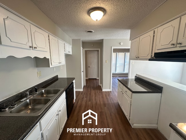 Building Photo - 4579 Blue Willow Rd