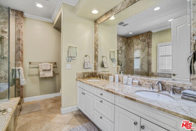 Building Photo - 11974 Mayfield Ave