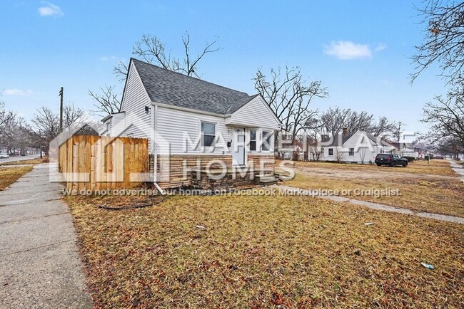 Building Photo - 19818 Fenmore St