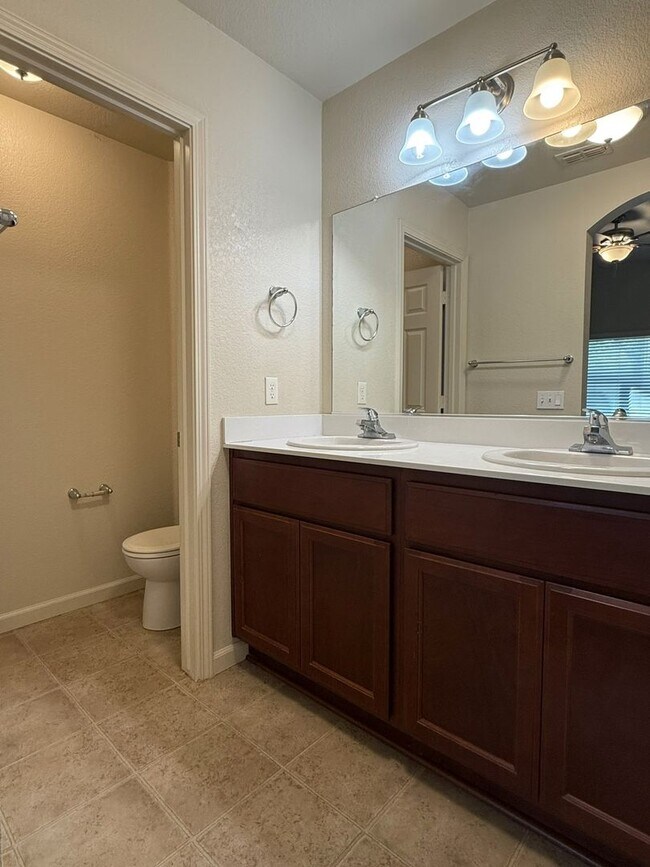 Building Photo - Don’t miss out on this 3 bedroom/2bath home!!!