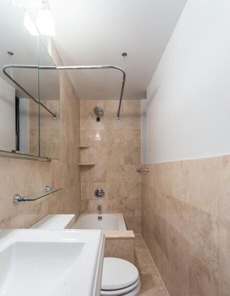 Building Photo - AMAZING 1 BR APARTMENT! WON’T LAST!! NO BR...